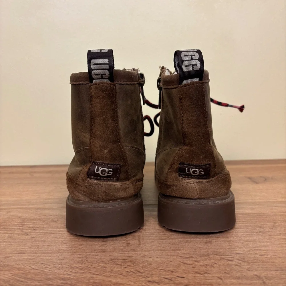 UGG Robley Weather Ankle Boots Walnut Kids Size 4 Waterproof Leather Lace Up